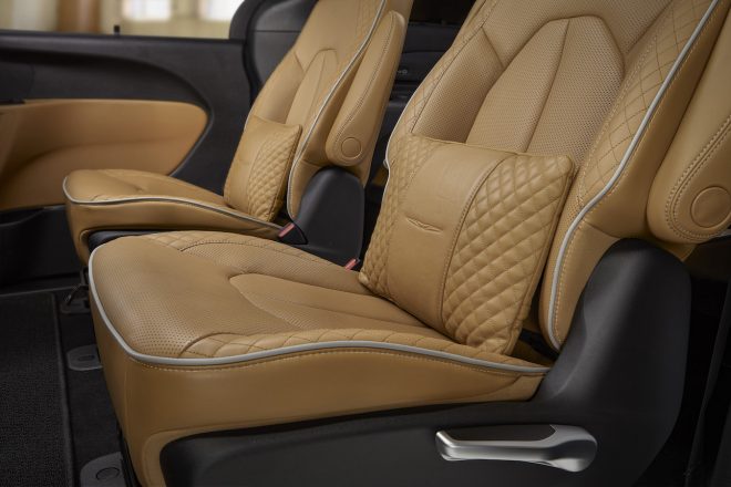 2021 Chrysler Pacifica Pinnacle Interior 2