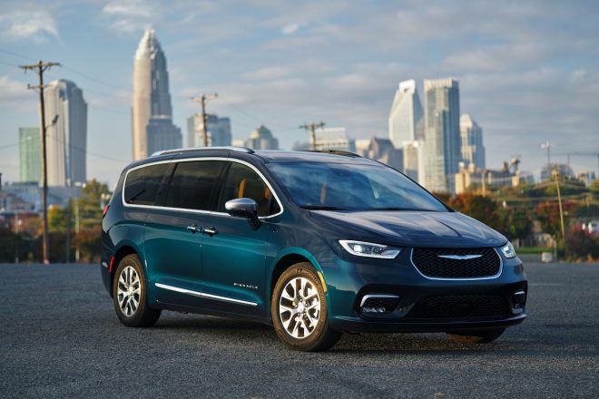 2021 Chrysler Pacifica Pinnacle Hybrid