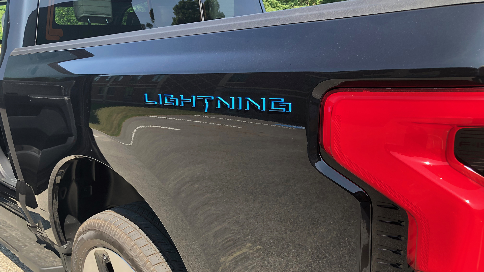 2025 Ford F-150 Lightning Platinum